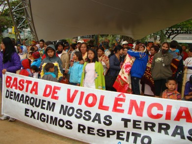 Manifestação dos Guarani-Kaiowá em Dourados, MS