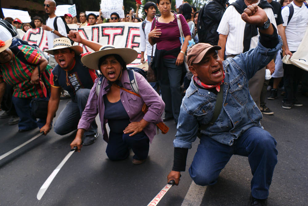 Todos Los Caminos Hacia Ti: México: Se abre el camino para la