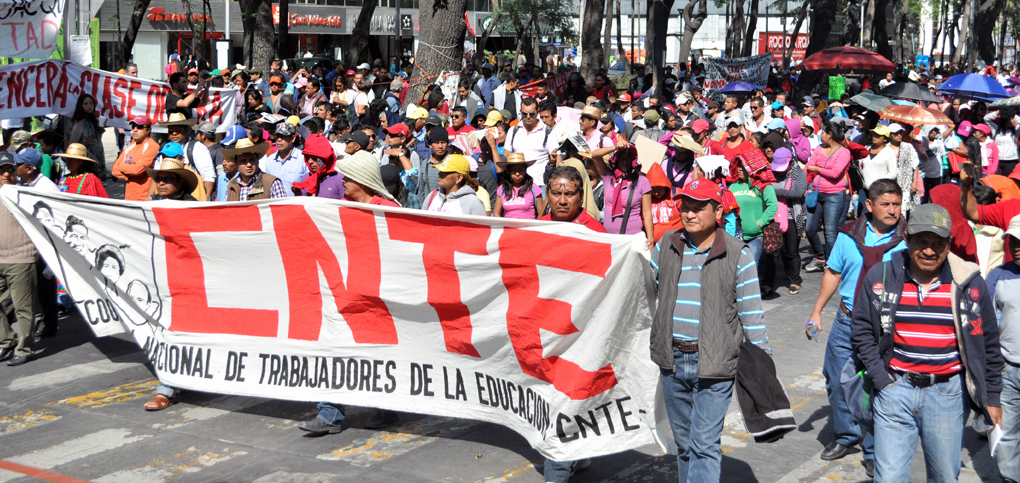 CNTE, reformas y represión después de Nochixtlán: una entrevista con Luis Hernández Navarro – Desinformémonos