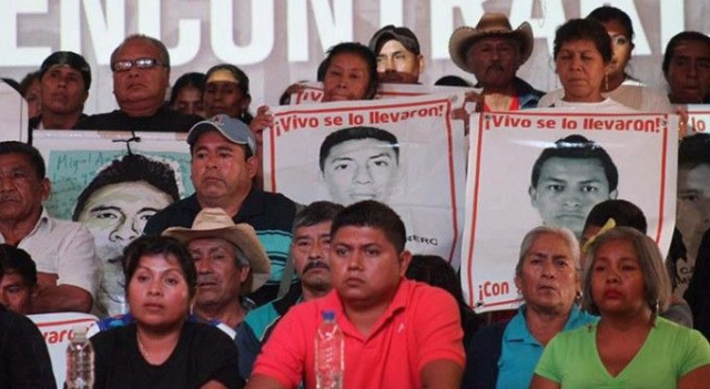 padres-normalistas-ayotzinapa-centro-prodh-2-lc1-680x448