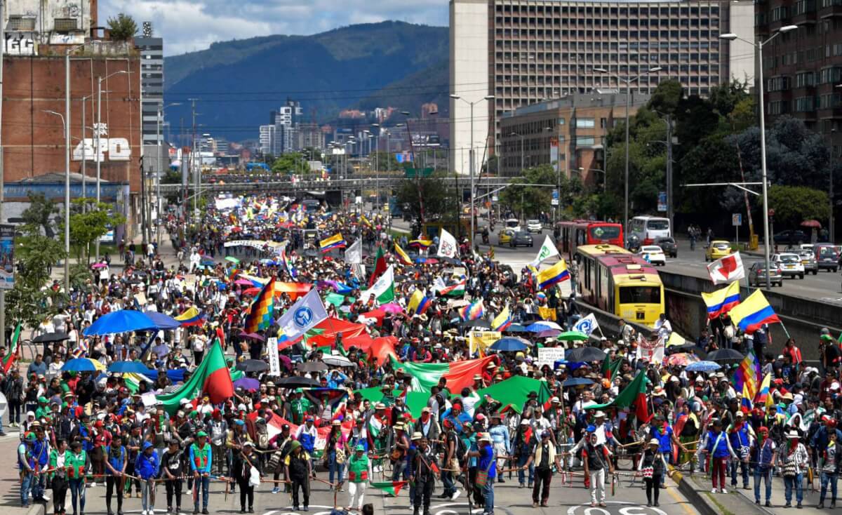 Las protestas mantienen el pulso al gobierno de Iván Duque en Colombia - Desinformémonos
