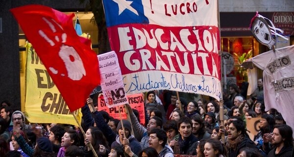Chile: Estudiantes constituyentes a 20 años del mochilazo